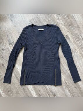 Abercrombie & Fitch Dark Navy Ribbed V-Neck Sweater